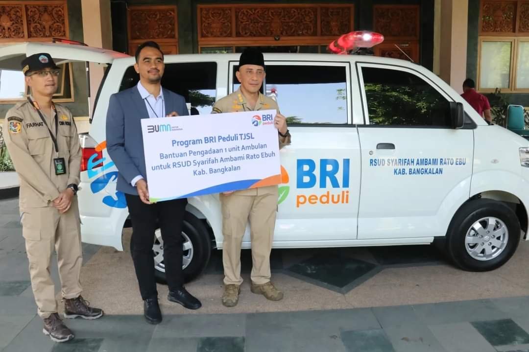 Pemerintah Kabupaten (Pemkab) Bangkalan Kembali Menerima Bantuan dari Bank Rakyat Indonesia (BRI) Cabang Bangkalan. Bantuan Berupa Satu Unit Mobil Ambulans