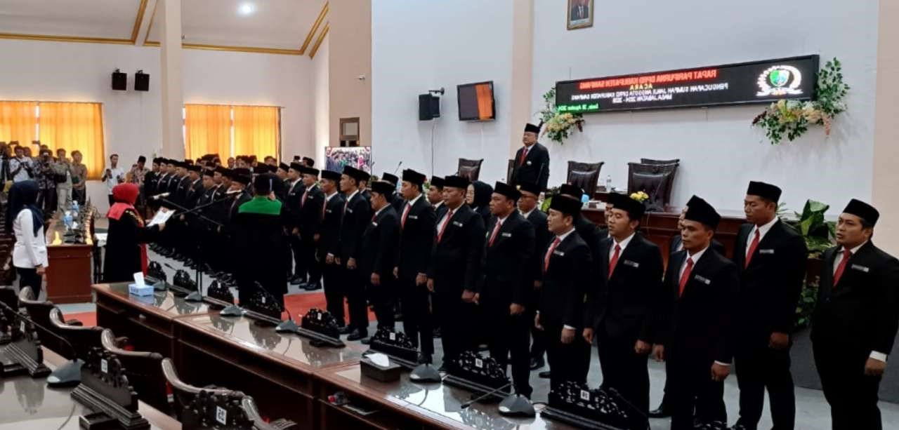  Sebanyak 45 Anggota DPRD Kabupaten Sampang Periode 2024-2029 Resmi Dilantik di Graha Paripurna