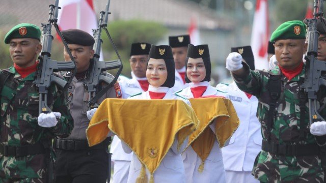 Pemerintah Kabupaten Sampang Menggelar Upacara Bendera dalam Rangka Memperingati Hari Proklamasi Kemerdekaan ke 79 Republik Indonesia