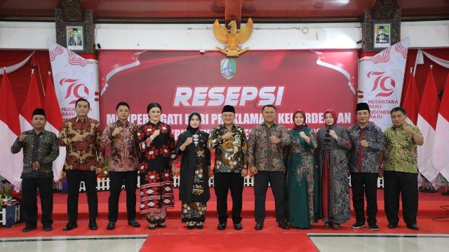 Pj. Bupati Sampang, Rudi Arifiyanto, S.Sos., M.A., M.S.E., Menyampaikan Apresiasinya Terhadap Berbagai Pihak yang Berperan Aktif dalam Mengisi Kemerdekaan dengan Prestasi Gemilang